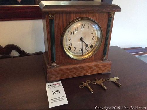 Lot #0025 (1 of 9)