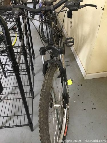 Lot #0643 (1 of 7)