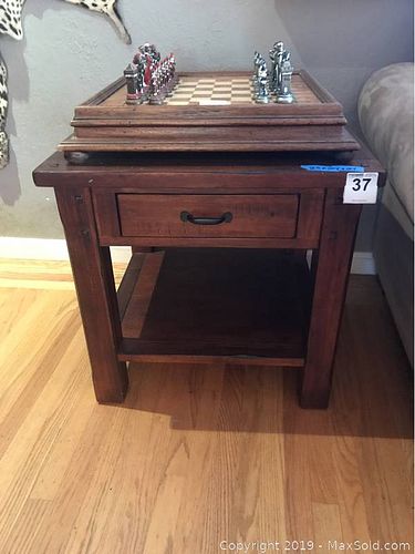 Lot #0037 (1 of 7)