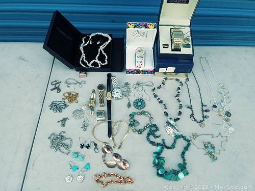 Lot #0095 (1 of 9)