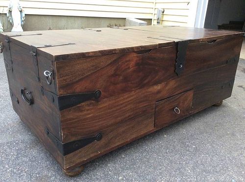 Lot #0699 (1 of 13)