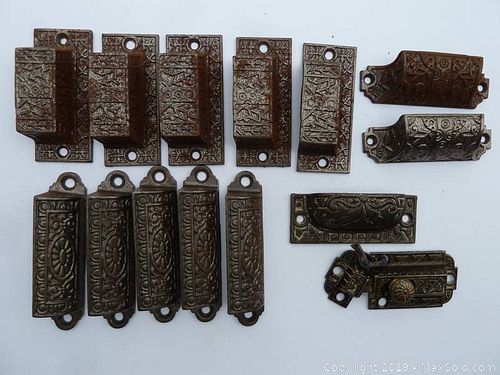 Lot #0084 (1 of 8)
