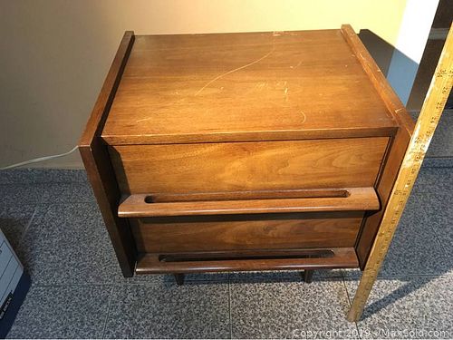 Lot #0044 (1 of 7)