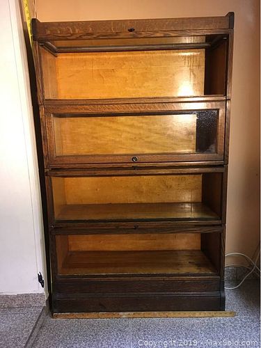 Lot #0046 (1 of 13)