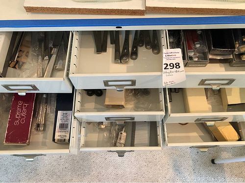 Lot #0298 (1 of 13)