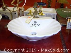 Lot #0683 (1 of 3)