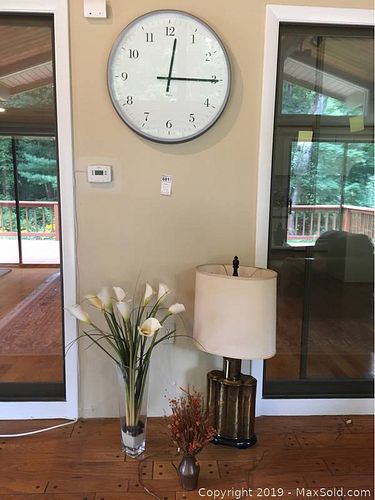 Lot #0681 (1 of 12)