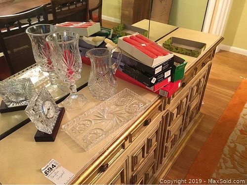Lot #0694 (1 of 17)
