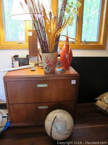 Lot #0890 (1 of 16)
