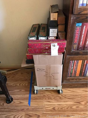 Lot #0010 (1 of 11)