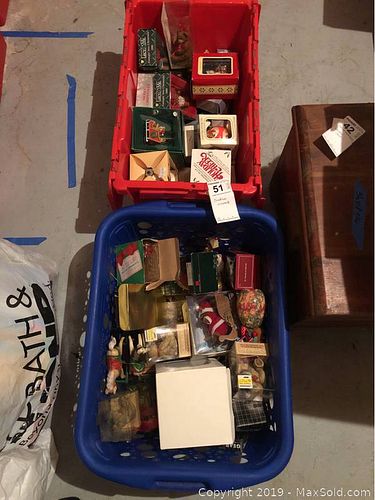 Lot #0051 (1 of 8)