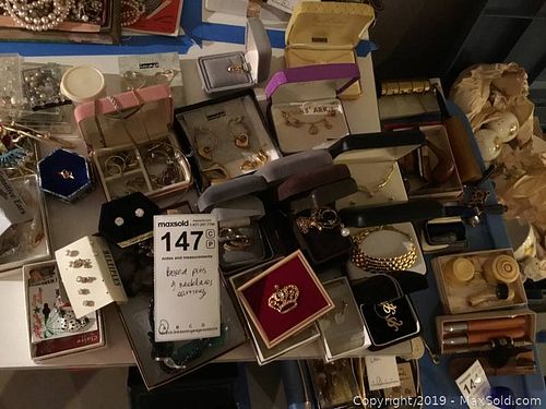 Lot #0147 (1 of 7)