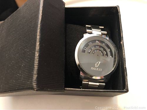 Lot #0621 (1 of 6)
