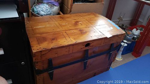 Lot #0635 (1 of 6)