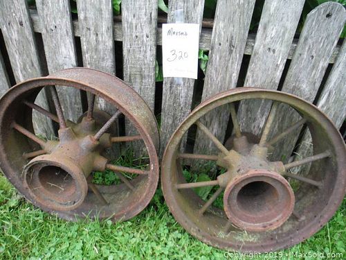 Lot #0320 (1 of 4)