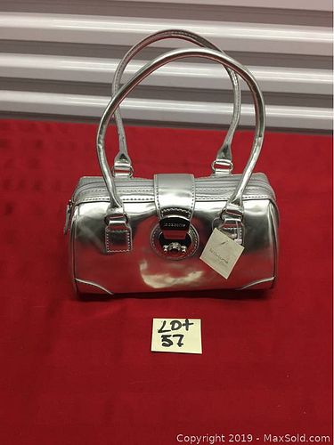 Lot #0057 (1 of 4)