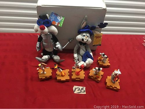 Lot #0135 (1 of 4)