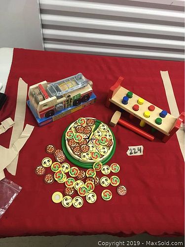 Lot #0224 (1 of 4)