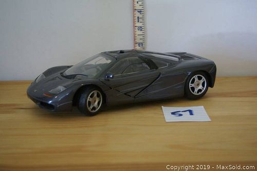 Lot #0057 (1 of 5)