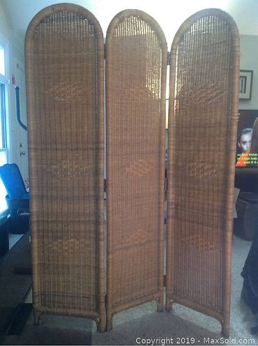 Lot #0129 (1 of 5)