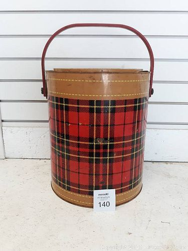 Lot #0140 (1 of 8)