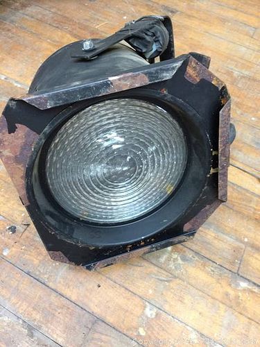 Lot #0009 (1 of 5)