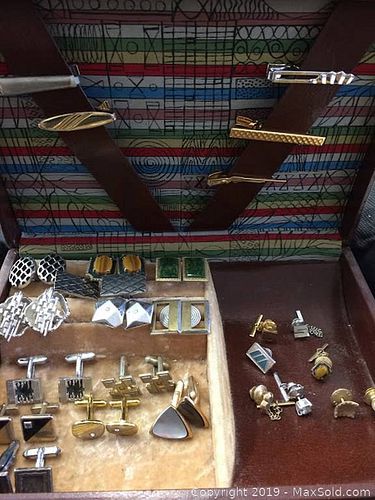 Lot #0016 (1 of 15)