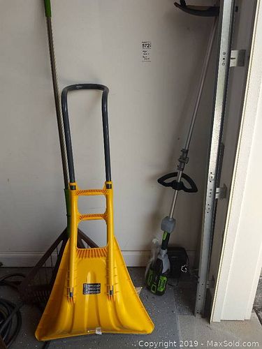 Lot #0572 (1 of 10)