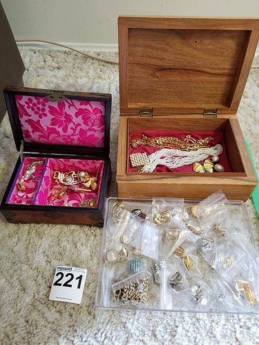 Lot #0221 (1 of 11)