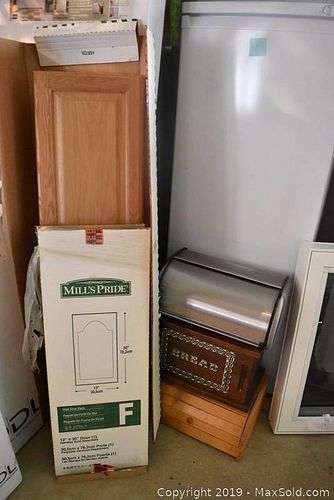 Lot #0008 (1 of 12)