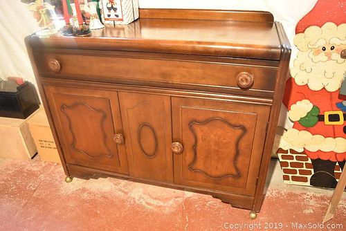 Lot #0124 (1 of 9)
