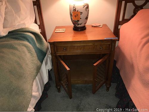 Lot #0350 (1 of 7)