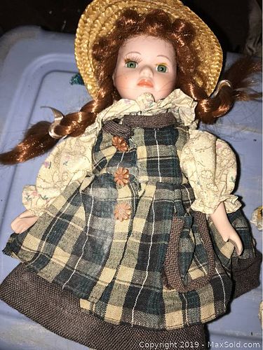 Lot #0161 (1 of 6)