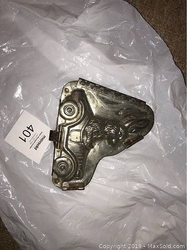 Lot #0401 (1 of 5)