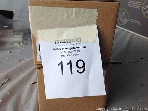 Lot #0119 (1 of 3)
