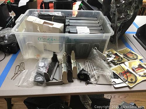 Lot #0990 (1 of 10)