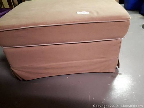 Lot #0050 (1 of 3)