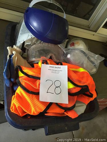 Lot #0028 (1 of 2)