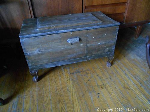 Lot #0107 (1 of 4)