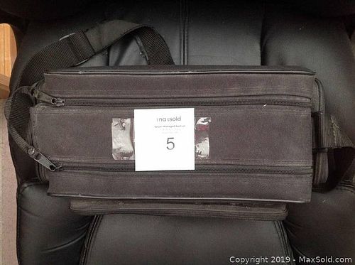 Lot #0005 (1 of 5)