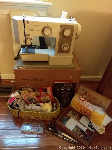 Lot #0009 (1 of 13)