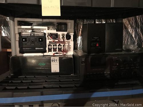 Lot #0951 (1 of 8)