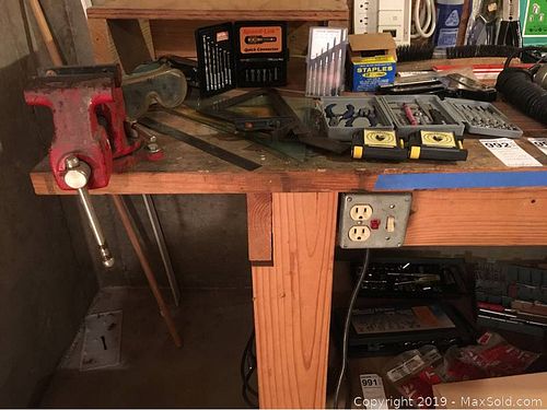 Lot #0992 (1 of 8)