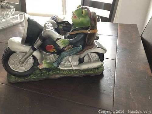 Lot #0019 (1 of 3)