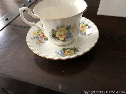 Lot #0069 (1 of 3)