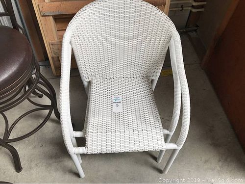 Lot #0005 (1 of 3)