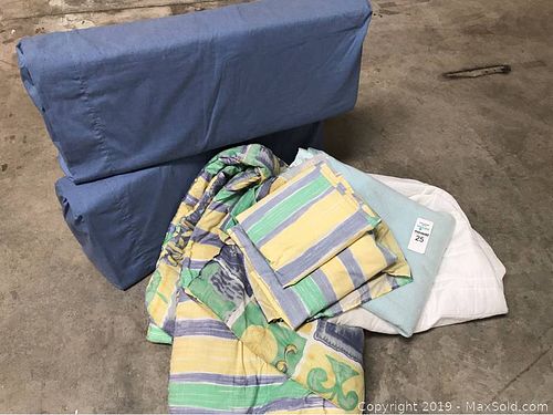 Lot #0025 (1 of 4)