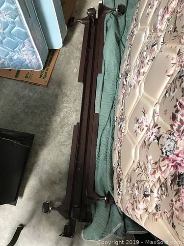 Lot #0008 (1 of 4)