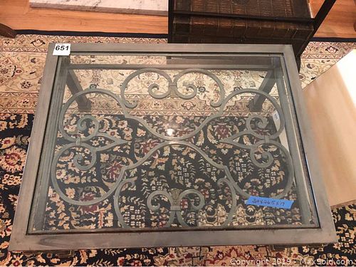 Lot #0651 (1 of 12)