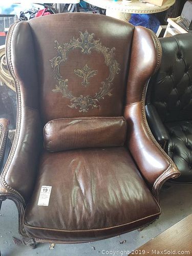 Lot #0019 (1 of 4)